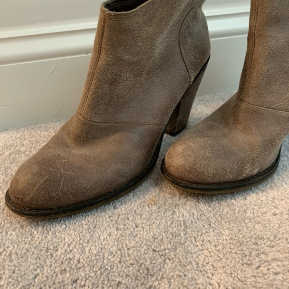 Distressed grey jessica Simpson boot 🥾 - Picture 4 of 7